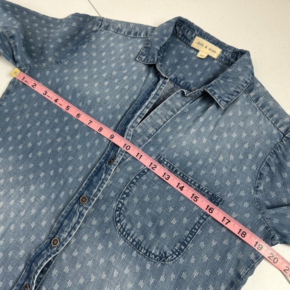 Cloth & Stone Chambray Soft Denim Collared Button Front Shirt - Picture 4 of 9